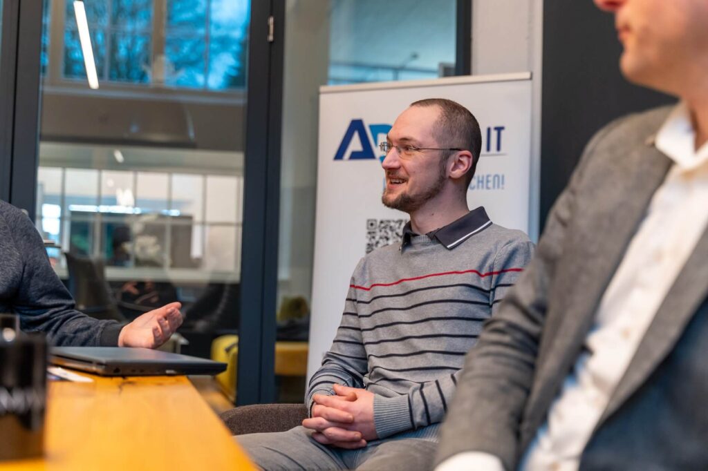 IT-Experten von Fusion-IT bei der Bereitstellung von IT-Support in Solingen für kleine und mittelständische Unternehmen
