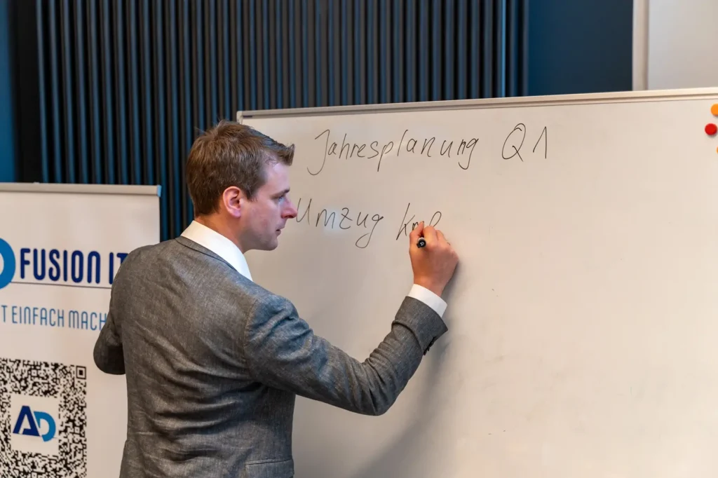 Fusion-IT Team bei der Jahresplanung, Experten für IT-Beratung in Solingen und individuelle IT-Strategien für Unternehmen